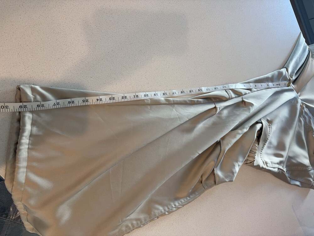 Wide-Leg Mid-Rise Satin Pull-On Cargo Pant - Picture 6 of 10